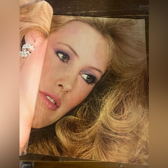 Vintage 80's Woman's Day Magazine Set 14, 1982 Cookies Lace Weight Watchers 1980 - Picture 2 of 10